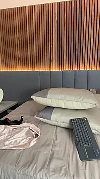 EmiilyAdams  online show from April 2026 10:05:02 PM