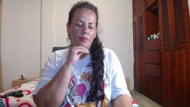 Snapshot of sofiamature01 chatting on November 2025 11:19:02 PM sofiamature01 online show from November 2025 11:19:02 PM