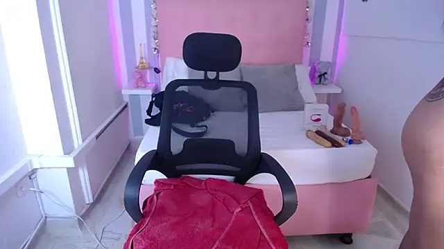 Lunna boobs online show from October 2025 04:58:02 AM