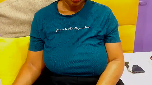 YELLOWBUSTYMELLONS online show from October 2025 05:15:02 AM