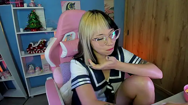 Snapshot of Artic_love chatting on March 2025 06:52:02 AM Artic love online show from March 2025 06:52:02 AM