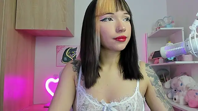 Artic love online show from November 2025 01:37:02 AM