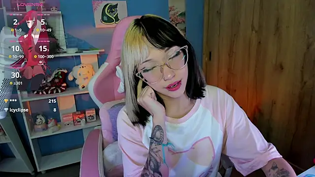 Snapshot of Artic_love chatting on March 2025 09:43:01 AM Artic love online show from March 2025 09:43:01 AM