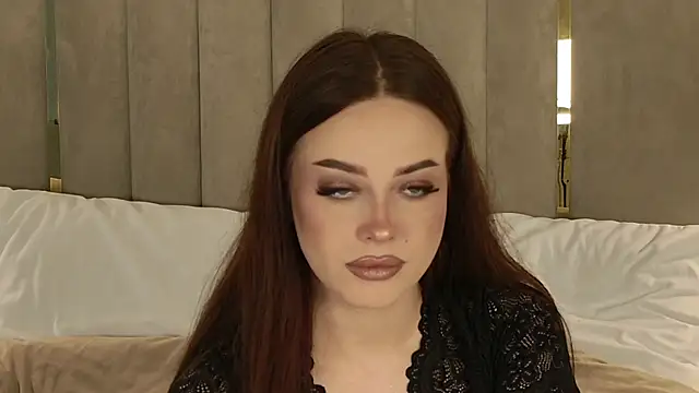 Snapshot of AnneSand chatting on June 2026 04:12:02 AM AnneSand online show from June 2026 04:12:02 AM