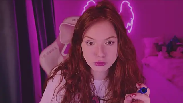 Snapshot of Elsie_Ginger chatting on December 2024 11:56:02 PM Elsie Ginger online show from December 2024 11:56:02 PM