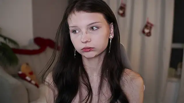 Snapshot of CindyGarrison chatting on December 2025 11:44:02 PM CindyGarrison online show from December 2025 11:44:02 PM