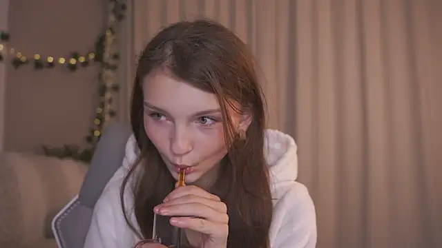 Snapshot of CindyGarrison chatting on September 2025 01:12:01 AM CindyGarrison online show from September 2025 01:12:01 AM