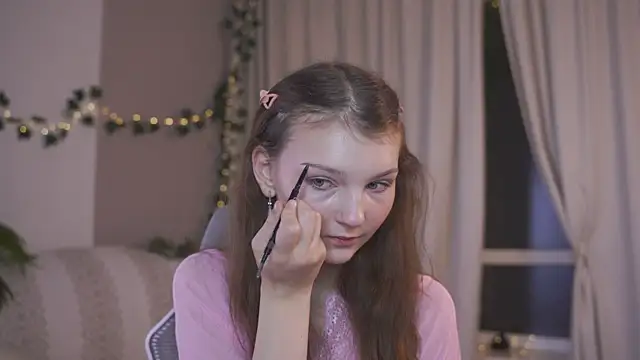 Snapshot of CindyGarrison chatting on October 2025 01:26:01 AM CindyGarrison online show from October 2025 01:26:01 AM