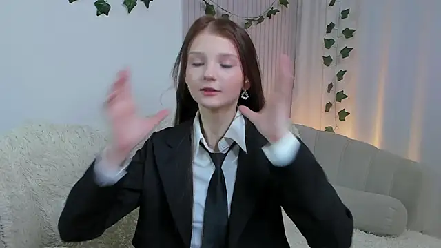 Snapshot of CindyGarrison chatting on March 2025 12:43:01 AM CindyGarrison online show from March 2025 12:43:01 AM