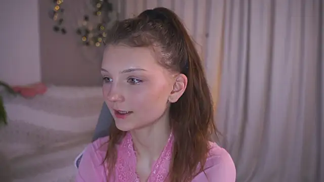 Snapshot of CindyGarrison chatting on November 2025 10:25:02 PM CindyGarrison online show from November 2025 10:25:02 PM