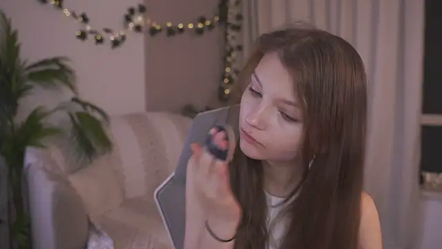 Snapshot of CindyGarrison chatting on October 2025 02:32:02 AM CindyGarrison online show from October 2025 02:32:02 AM