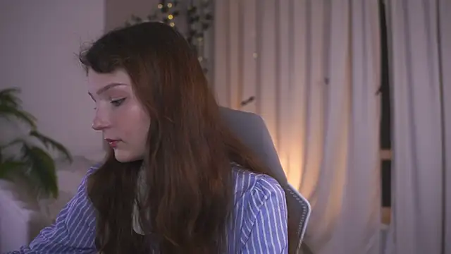 Snapshot of CindyGarrison chatting on November 2025 11:08:02 PM CindyGarrison online show from November 2025 11:08:02 PM