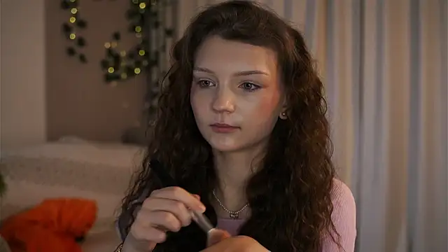 Snapshot of CindyGarrison chatting on November 2025 11:30:01 PM CindyGarrison online show from November 2025 11:30:01 PM