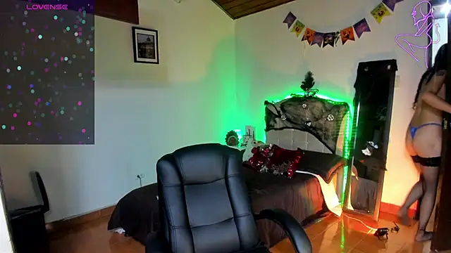 Snapshot of vampirellaa_crazy_ chatting on October 2025 05:07:02 AM vampirellaa crazy online show from October 2025 05:07:02 AM