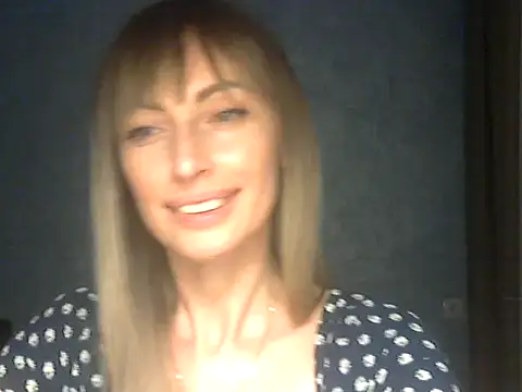 EffectMaya online show from April 2026 05:52:02 PM