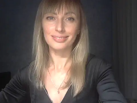 EffectMaya online show from November 2025 07:02:02 PM