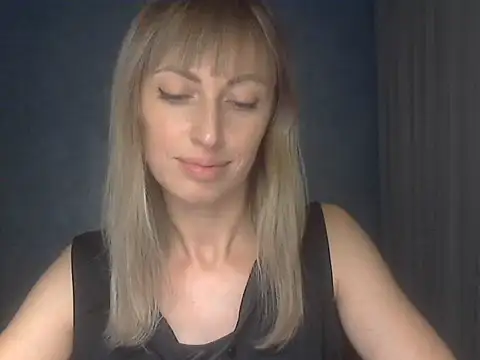 EffectMaya online show from November 2025 08:03:01 PM