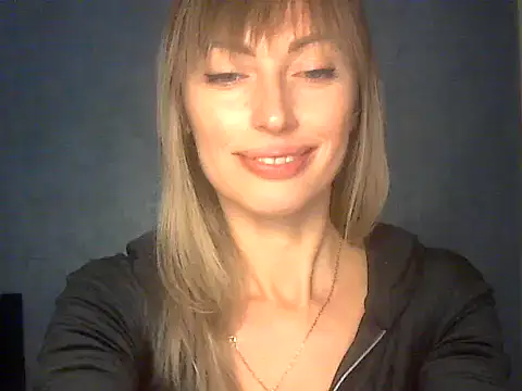 Snapshot of EffectMaya chatting on February 2026 04:07:01 PM EffectMaya online show from February 2026 04:07:01 PM