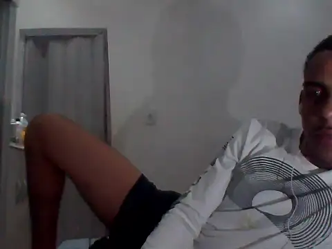 Snapshot of danike57_ chatting on May 2026 10:29:02 PM danike57 online show from May 2026 10:29:02 PM