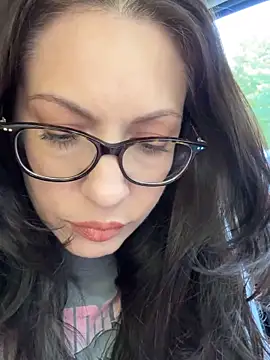 BeautifulMesss online show from September 2025 03:23:01 PM