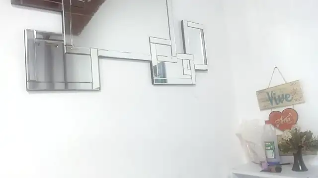 Madeline Woods online show from November 2025 12:31:01 PM