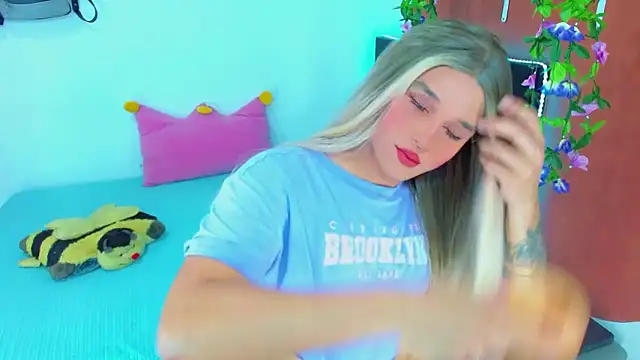 Snapshot of TaylorMon chatting on January 2026 12:49:01 AM TaylorMon online show from January 2026 12:49:01 AM