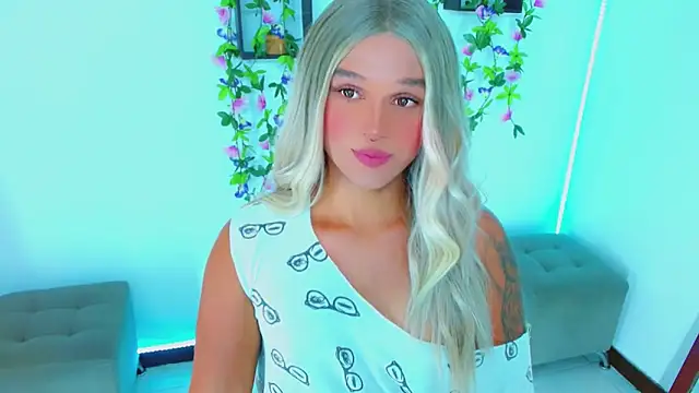 Snapshot of TaylorMon chatting on February 2026 01:01:01 AM TaylorMon online show from February 2026 01:01:01 AM