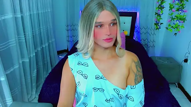 Snapshot of TaylorMon chatting on February 2026 02:45:01 AM TaylorMon online show from February 2026 02:45:01 AM