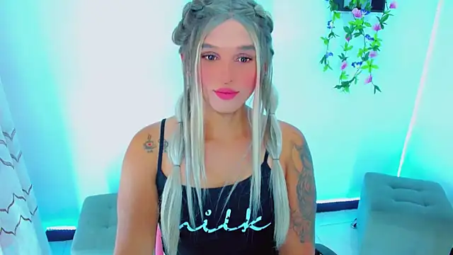 Snapshot of TaylorMon chatting on February 2026 01:05:02 AM TaylorMon online show from February 2026 01:05:02 AM