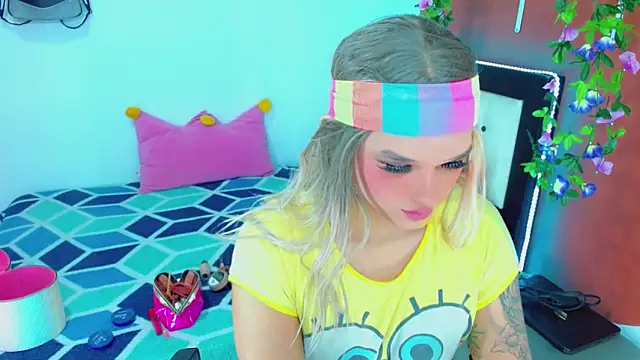 Snapshot of TaylorMon chatting on December 2025 07:36:05 PM TaylorMon online show from December 2025 07:36:05 PM