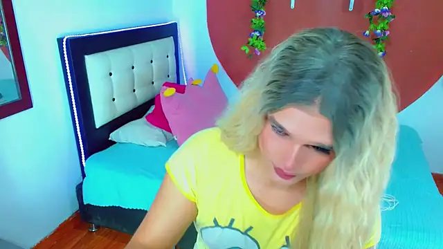 TaylorMon online show from December 2025 06:51:01 PM