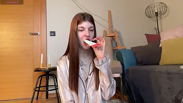 Snapshot of Bunny_ShyGirl chatting on October 2025 06:47:02 AM Bunny ShyGirl online show from October 2025 06:47:02 AM