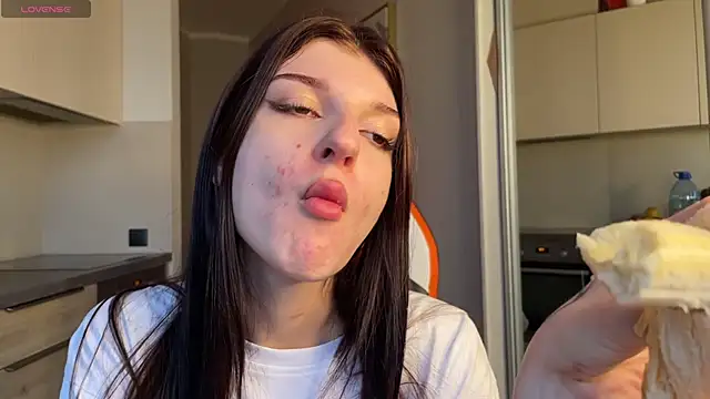 Snapshot of Bunny_ShyGirl chatting on October 2025 06:56:02 AM Bunny ShyGirl online show from October 2025 06:56:02 AM