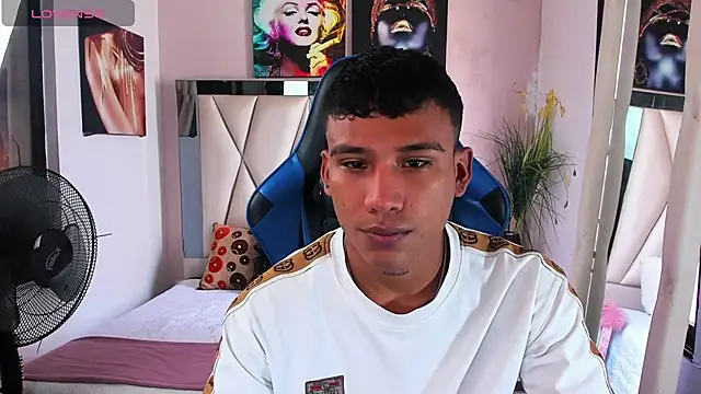 Snapshot of Backsex_boy chatting on February 2025 04:16:01 PM Backsex boy online show from February 2025 04:16:01 PM