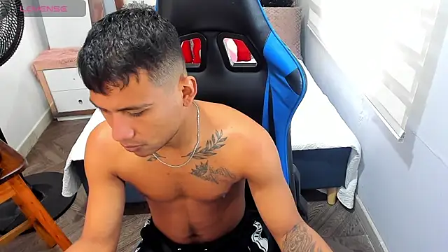 Snapshot of Backsex_boy chatting on October 2025 03:13:01 PM Backsex boy online show from October 2025 03:13:01 PM