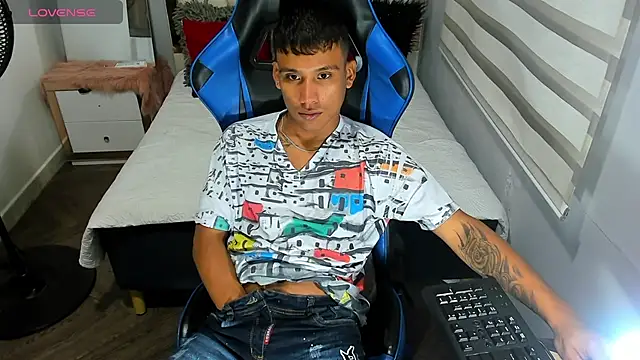 Snapshot of Backsex_boy chatting on October 2025 09:43:01 AM Backsex boy online show from October 2025 09:43:01 AM