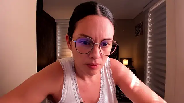 anabel 025 online show from December 2025 04:00:01 PM