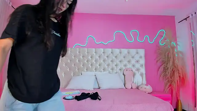 Julieta Cortes   online show from March 2026 11:55:02 AM