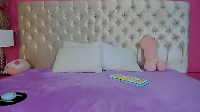 Julieta Cortes   online show from March 2026 11:58:02 AM