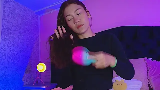 Snapshot of Julieta_Cortes__ chatting on May 2026 12:25:01 PM Julieta Cortes online show from May 2026 12:25:01 PM