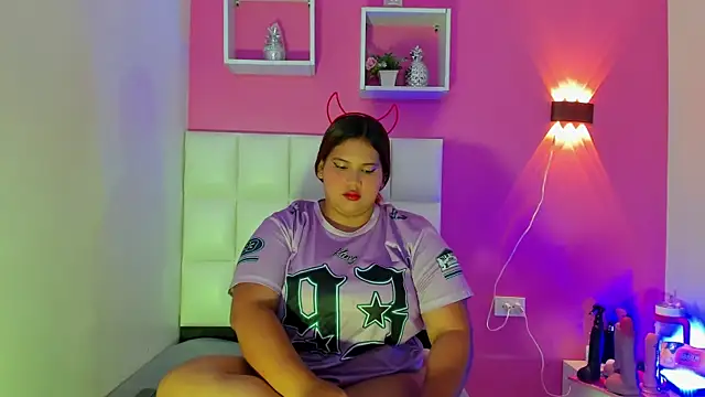 Alanna hot3 online show from June 2026 07:41:02 PM