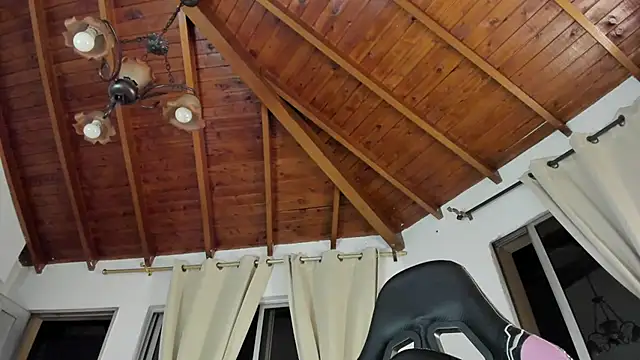 Snapshot of IsaFontanna chatting on January 2026 04:52:01 AM IsaFontanna online show from January 2026 04:52:01 AM