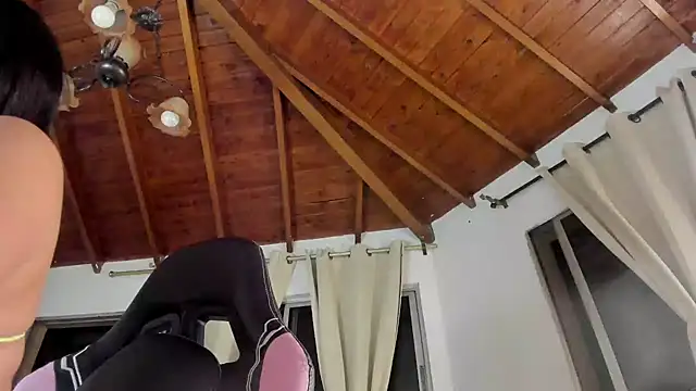 Snapshot of IsaFontanna chatting on February 2026 02:41:01 AM IsaFontanna online show from February 2026 02:41:01 AM