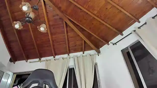 Snapshot of IsaFontanna chatting on March 2026 04:57:02 AM IsaFontanna online show from March 2026 04:57:02 AM