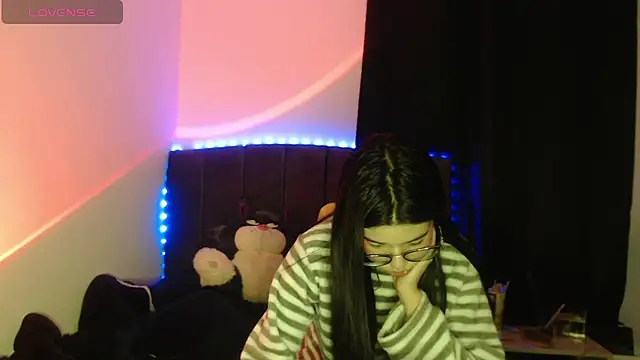 Snapshot of ily_bea chatting on October 2025 01:26:01 AM ily bea online show from October 2025 01:26:01 AM