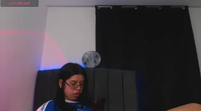 Snapshot of ily_bea chatting on January 2025 02:18:01 AM ily bea online show from January 2025 02:18:01 AM