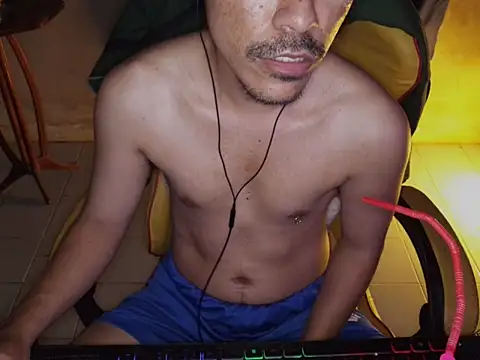 cloudyth1994 online show from May 2026 06:44:02 PM