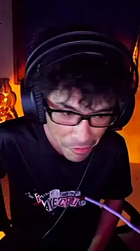 cloudyth1994 online show from June 2026 07:52:02 PM
