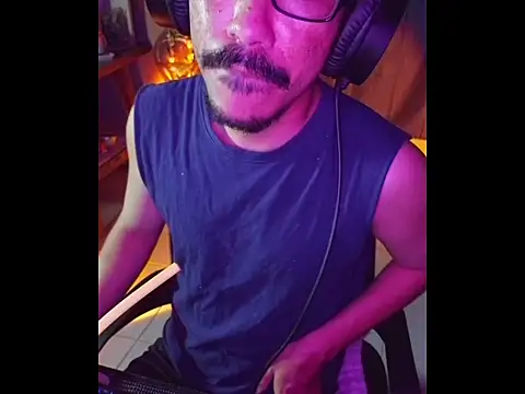 cloudyth1994 online show from June 2026 05:47:02 PM