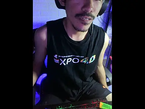 cloudyth1994 online show from January 2026 06:56:02 PM